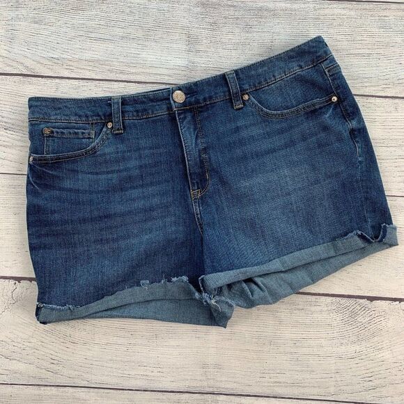Seven7 sz 16 Jean Shorts Medium Wash Weekend Short Inseam 3" Rolled Hem - Picture 1 of 9